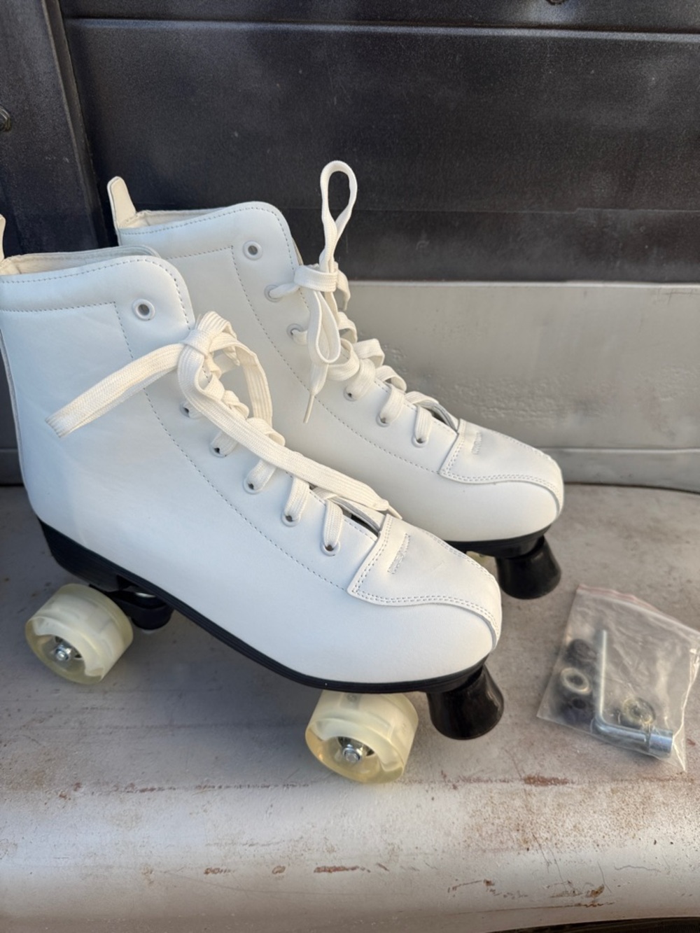 Classic White Women's Roller Skate Athletic Shoes